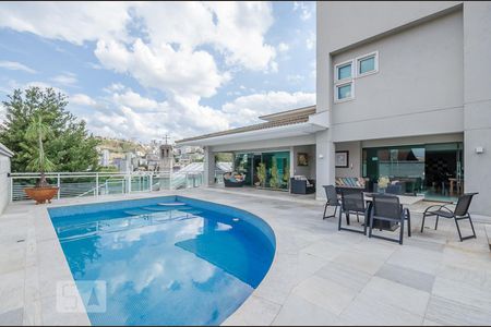 Casa à venda com 804m², 5 quartos e 8 vagasPiscina