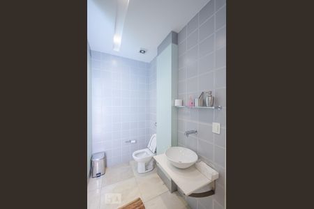 Casa à venda com 804m², 5 quartos e 8 vagasBanheiro masculino Academia