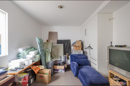 Casa à venda com 804m², 5 quartos e 8 vagasQuarto de Serviço