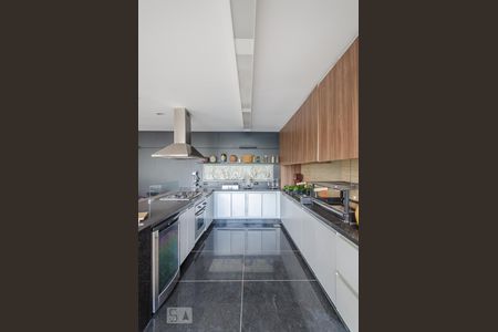 Casa à venda com 804m², 5 quartos e 8 vagasÁrea Gourmet