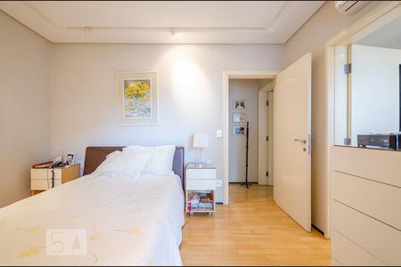 Casa à venda com 804m², 5 quartos e 8 vagasSuíte 3