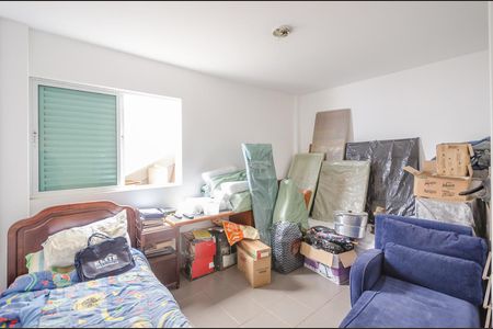 Casa à venda com 804m², 5 quartos e 8 vagasQuarto de Serviço