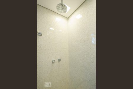 Casa à venda com 804m², 5 quartos e 8 vagasBanheiro masculino