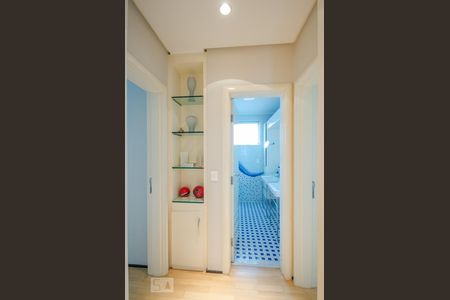 Casa à venda com 804m², 5 quartos e 8 vagasCorredor