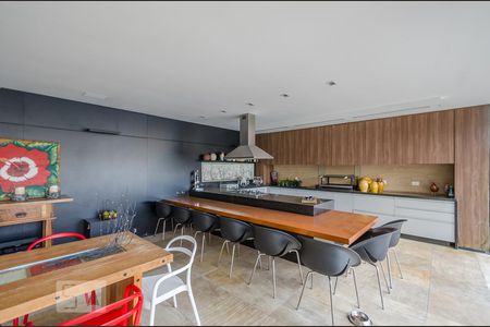 Casa à venda com 804m², 5 quartos e 8 vagasÁrea Gourmet