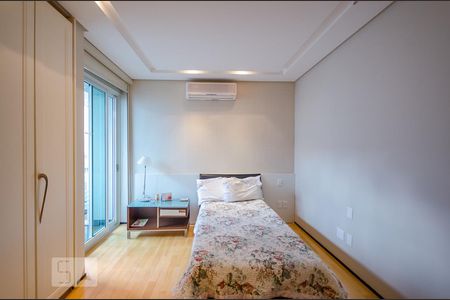 Casa à venda com 804m², 5 quartos e 8 vagasQuarto 4