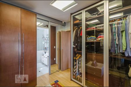 Casa à venda com 804m², 5 quartos e 8 vagascloset Suíte master