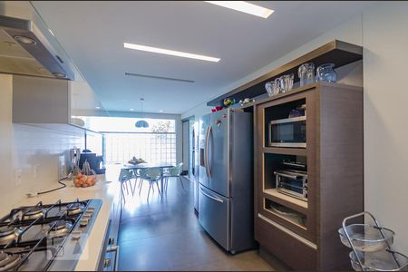 Casa à venda com 804m², 5 quartos e 8 vagasCozinha