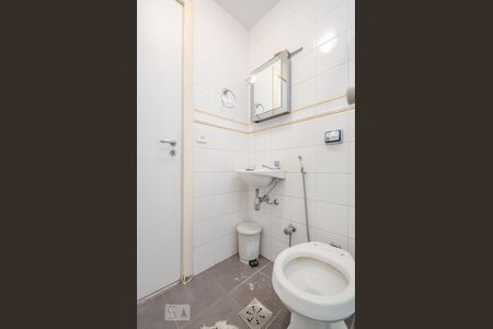 Casa à venda com 804m², 5 quartos e 8 vagasBanheiro de Serviço