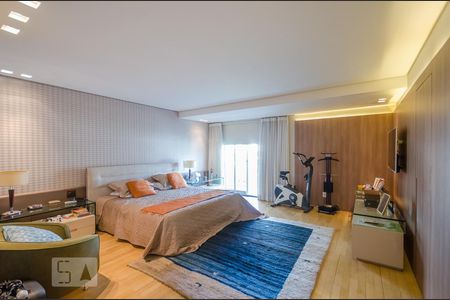 Casa à venda com 804m², 5 quartos e 8 vagasSuíte master