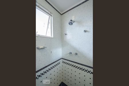 Casa à venda com 804m², 5 quartos e 8 vagasBanheiro da Suíte 2