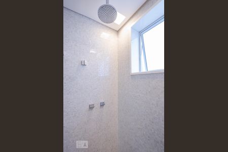 Casa à venda com 804m², 5 quartos e 8 vagasBanheiro feminino 