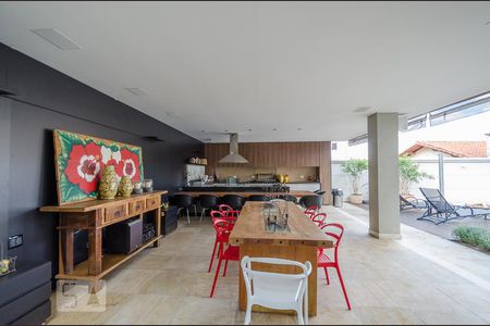 Casa à venda com 804m², 5 quartos e 8 vagasÁrea Gourmet