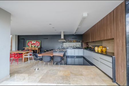 Casa à venda com 804m², 5 quartos e 8 vagasÁrea Gourmet