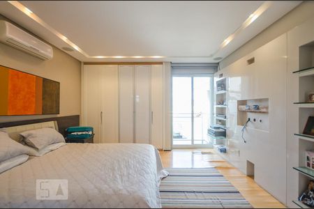 Casa à venda com 804m², 5 quartos e 8 vagasSuíte 2