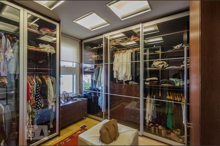 Casa à venda com 804m², 5 quartos e 8 vagascloset Suíte master