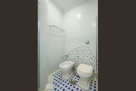 Casa à venda com 804m², 5 quartos e 8 vagasBanheiro Social