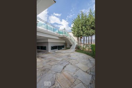 Casa à venda com 804m², 5 quartos e 8 vagasGaragem - Fachada