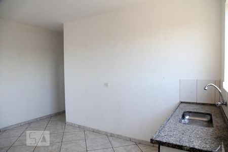 Casa para alugar com 2 quartos, 95m² em Jardim Oliveiras, Taboão da Serra