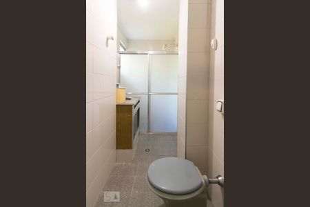 Casa à venda com 100m², 2 quartos e sem vagaBanheiro Piso Inferior