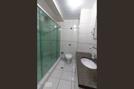 Banheiro de apartamento para alugar com 1 quarto, 60m² em Centro Cívico, Curitiba