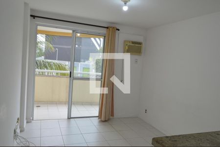Sala de apartamento para alugar com 1 quarto, 42m² em Barra da Tijuca, Rio de Janeiro
