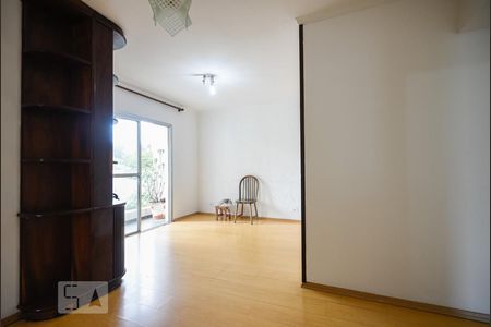 Sala de apartamento para alugar com 3 quartos, 68m² em Vila Sofia, São Paulo