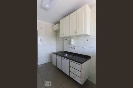 Apartamento à venda com 64m², 2 quartos e 1 vagaCozinha - Armários