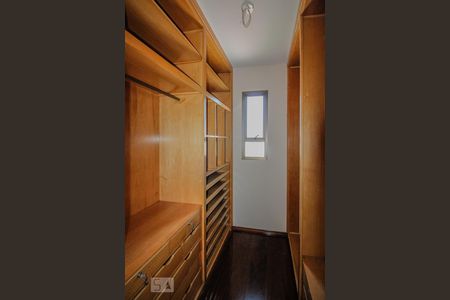 Apartamento à venda com 290m², 4 quartos e 5 vagasCloset 