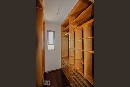 Apartamento à venda com 290m², 4 quartos e 5 vagasCloset