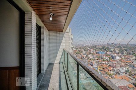 Apartamento à venda com 290m², 4 quartos e 5 vagasVaranda