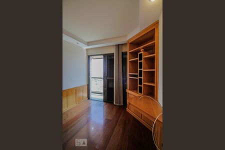 Apartamento à venda com 290m², 4 quartos e 5 vagasQuarto 01 com Suite