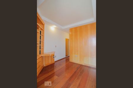 Apartamento à venda com 290m², 4 quartos e 5 vagasQuarto 01 com Suite