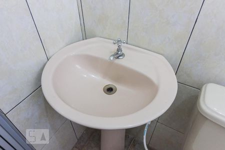 Banheiro de casa para alugar com 1 quarto, 50m² em Vila Roque, São Paulo