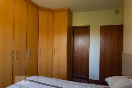 Suíte de apartamento à venda com 2 quartos, 166m² em Jardim Itu Sabará, Porto Alegre