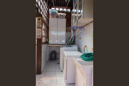 Lavanderia de apartamento à venda com 2 quartos, 166m² em Jardim Itu Sabará, Porto Alegre