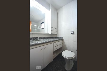 Apartamento para alugar com 228m², 3 quartos e 4 vagasBanheiro Suíte 1