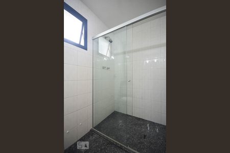 Apartamento para alugar com 228m², 3 quartos e 4 vagasDetalhe do Banheiro Suíte 1