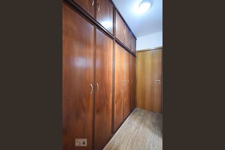 Apartamento para alugar com 228m², 3 quartos e 4 vagasArmário da Suíte 2