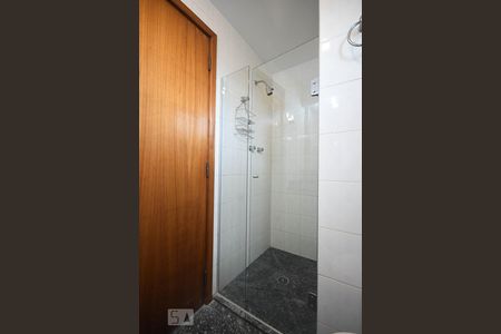 Apartamento para alugar com 228m², 3 quartos e 4 vagasDetalhe do Banheiro Suíte 2