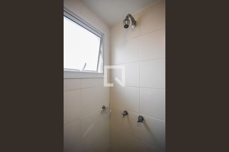 Apartamento para alugar com 70m², 3 quartos e 1 vaga Apartamento para alugar com 70m², 3 quartos e 1 vagaChuveiro do Banheiro da Suíte