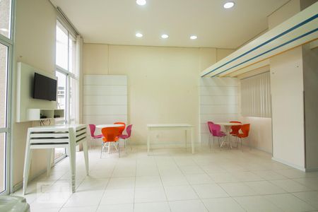 Apartamento para alugar com 60m², 2 quartos e 1 vagaÁrea comum - Salão de festas