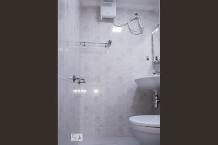 Casa à venda com 45m², 1 quarto e sem vaga Casa à venda com 45m², 1 quarto e sem vagaBanheiro