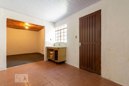 Casa à venda com 135m², 3 quartos e 2 vagas Casa à venda com 135m², 3 quartos e 2 vagasCozinha - Fundos