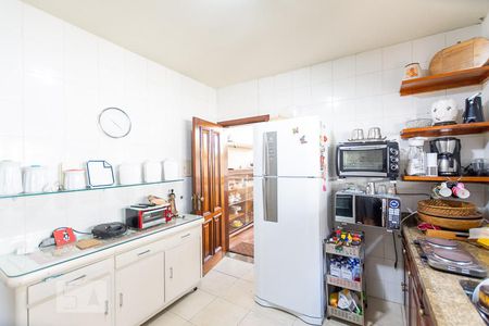 Casa à venda com 500m², 4 quartos e 2 vagas Casa à venda com 500m², 4 quartos e 2 vagasCozinha