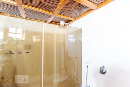 Casa à venda com 500m², 4 quartos e 2 vagas Casa à venda com 500m², 4 quartos e 2 vagasBanheiro - Casa externa - Suite