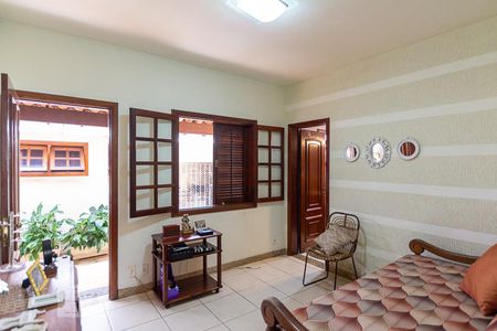 Casa à venda com 500m², 4 quartos e 2 vagas Casa à venda com 500m², 4 quartos e 2 vagasSuite 2