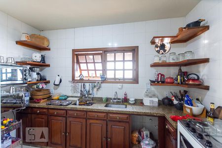 Casa à venda com 500m², 4 quartos e 2 vagas Casa à venda com 500m², 4 quartos e 2 vagasCozinha