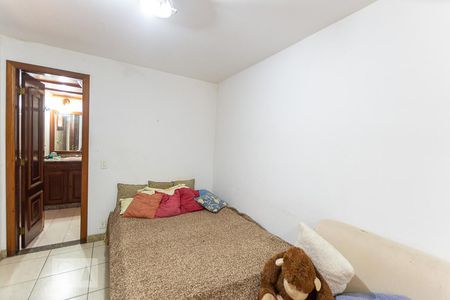 Casa à venda com 500m², 4 quartos e 2 vagas Casa à venda com 500m², 4 quartos e 2 vagasCasa externa - Suite