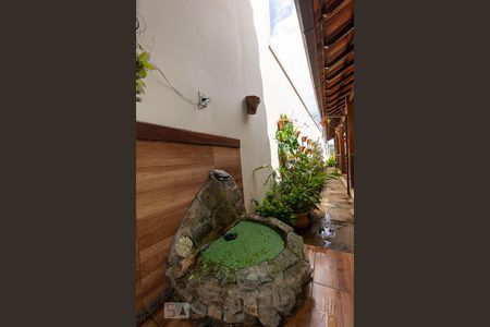 Casa à venda com 500m², 4 quartos e 2 vagas Casa à venda com 500m², 4 quartos e 2 vagaschafariz da varanda de trás